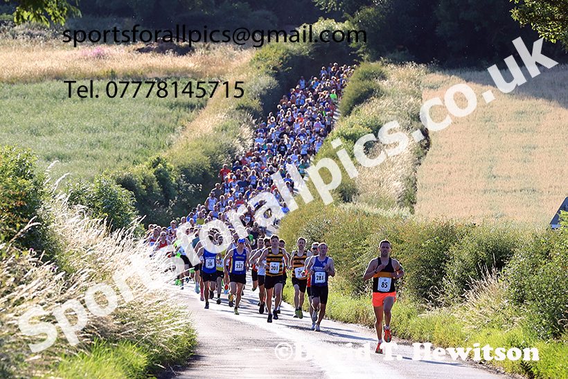 The 2025 Tynedale Pie n Peas 10k Road Race, Ovington to Low Prudhoe, Northumberland. Photo: David T. Hewitson/Sports for All Pics
